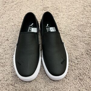 Puma slide ons